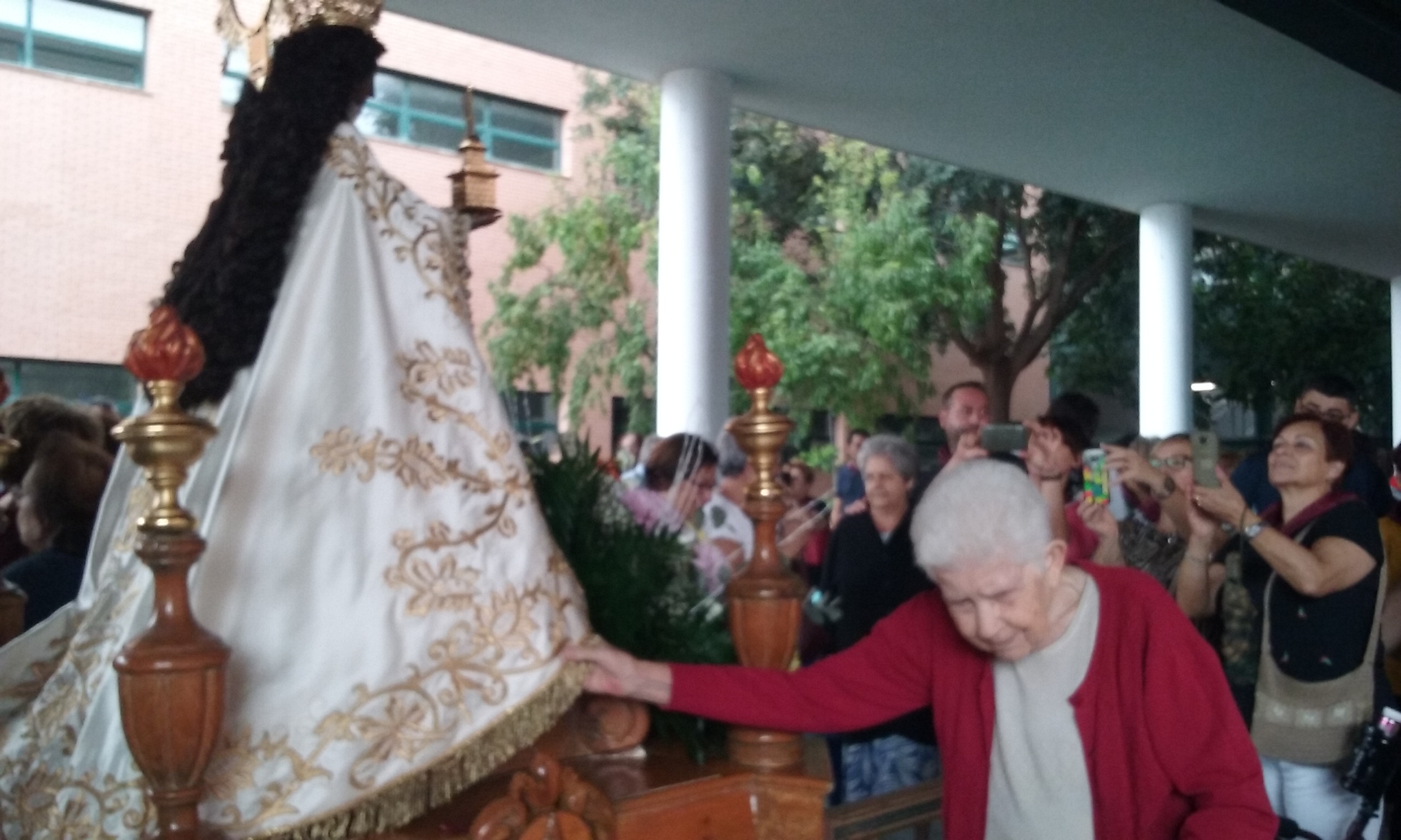 Lee más sobre el artículo Visita de la Virgen del Castillo a nuestra Residencia de Chiva