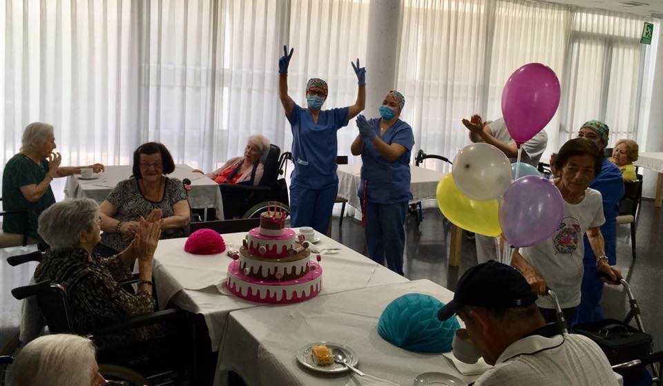 Lee más sobre el artículo En La Vila cerramos mayo con cumpleaños y asamblea de personas usuarias